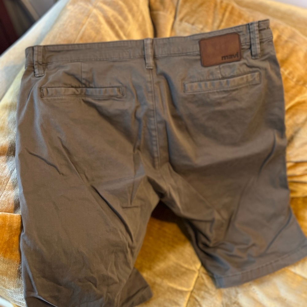 Grey shorts